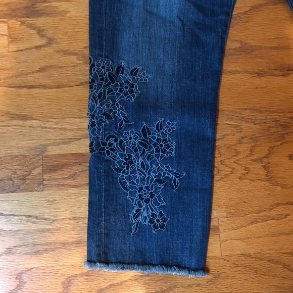 NWT LOFT Embroidered Boyfriend Jeans Blue Wash 12 - Picture 4 of 7